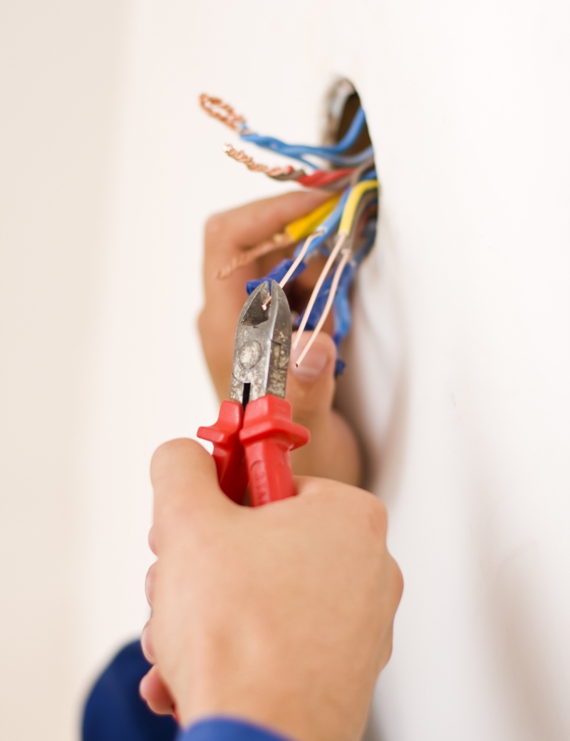 Electricians Addlestone, New Haw, Woodham, KT15